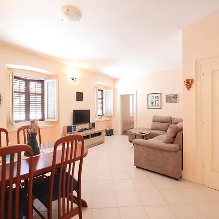 Two Bedroom Apartment In City Center Igor 扎达尔 外观 照片