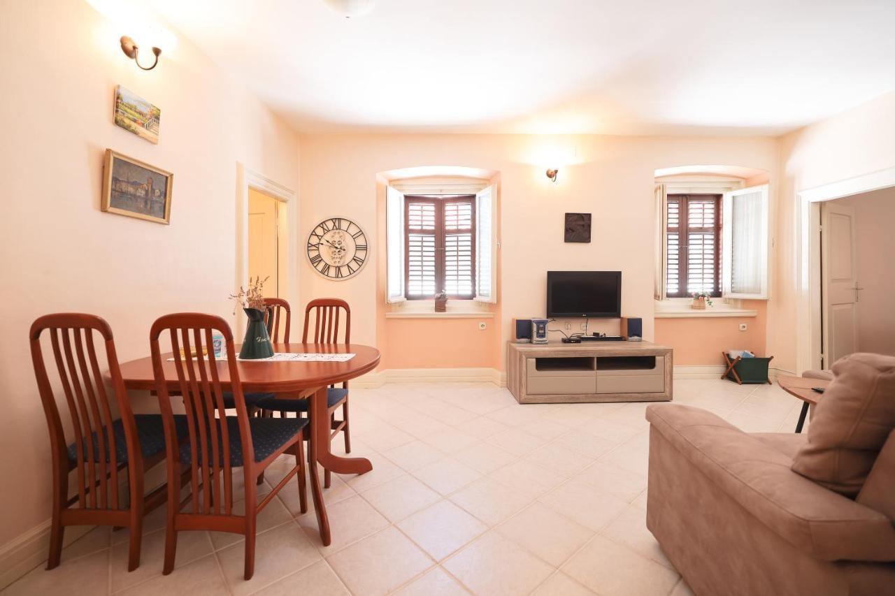 Two Bedroom Apartment In City Center Igor 扎达尔 外观 照片