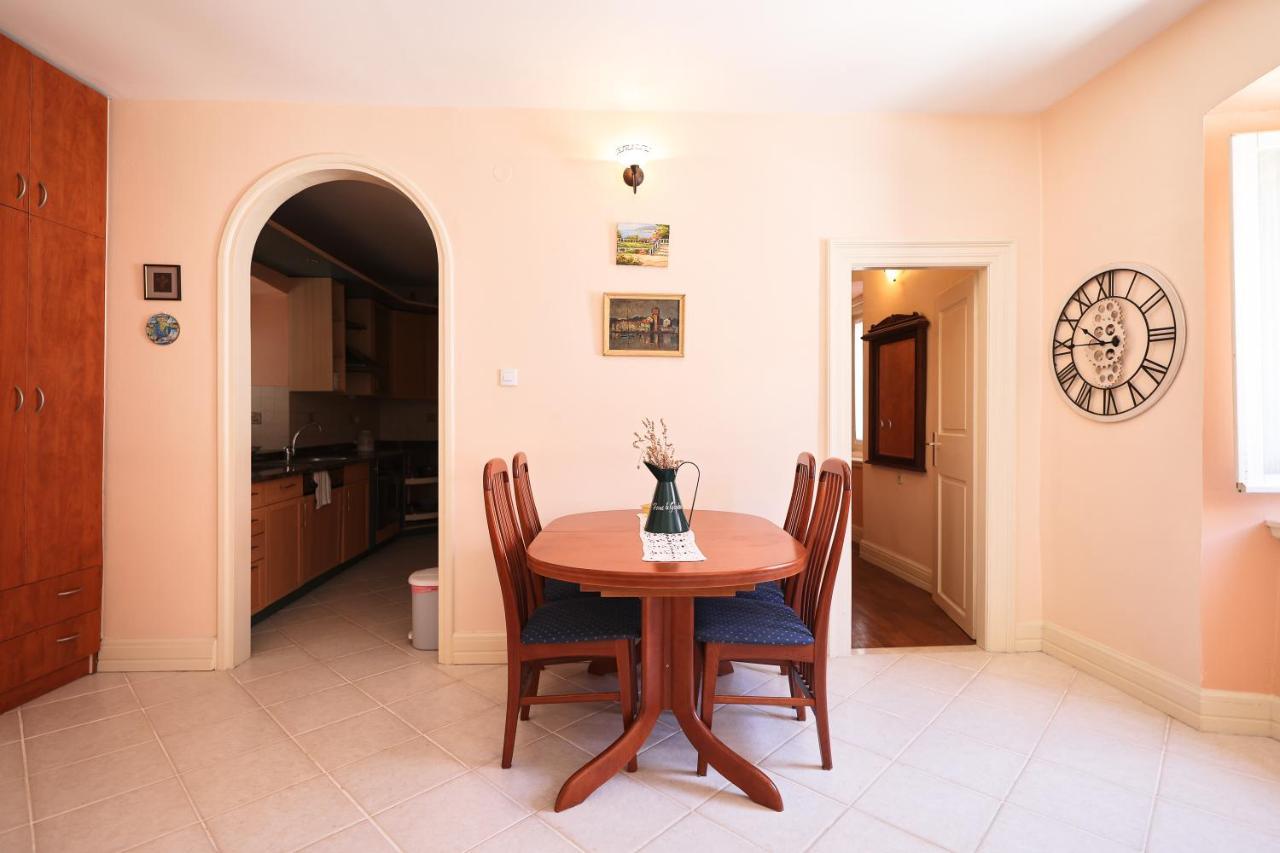 Two Bedroom Apartment In City Center Igor 扎达尔 外观 照片