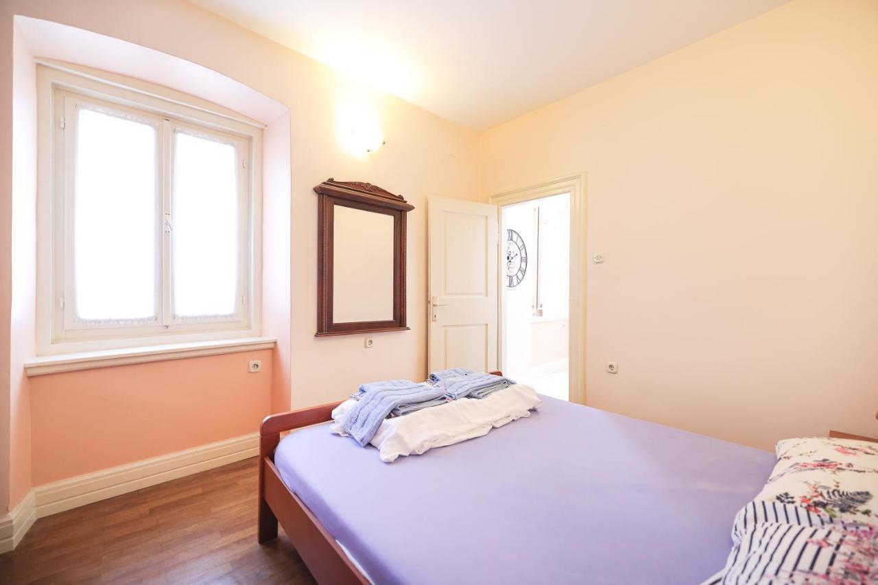 Two Bedroom Apartment In City Center Igor 扎达尔 外观 照片